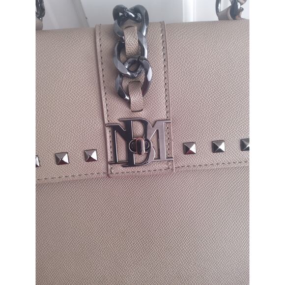 Badgley Mischka TurnKey studded embellished crossbody purse tan handle 10x7.5 in - Picture 5 of 10